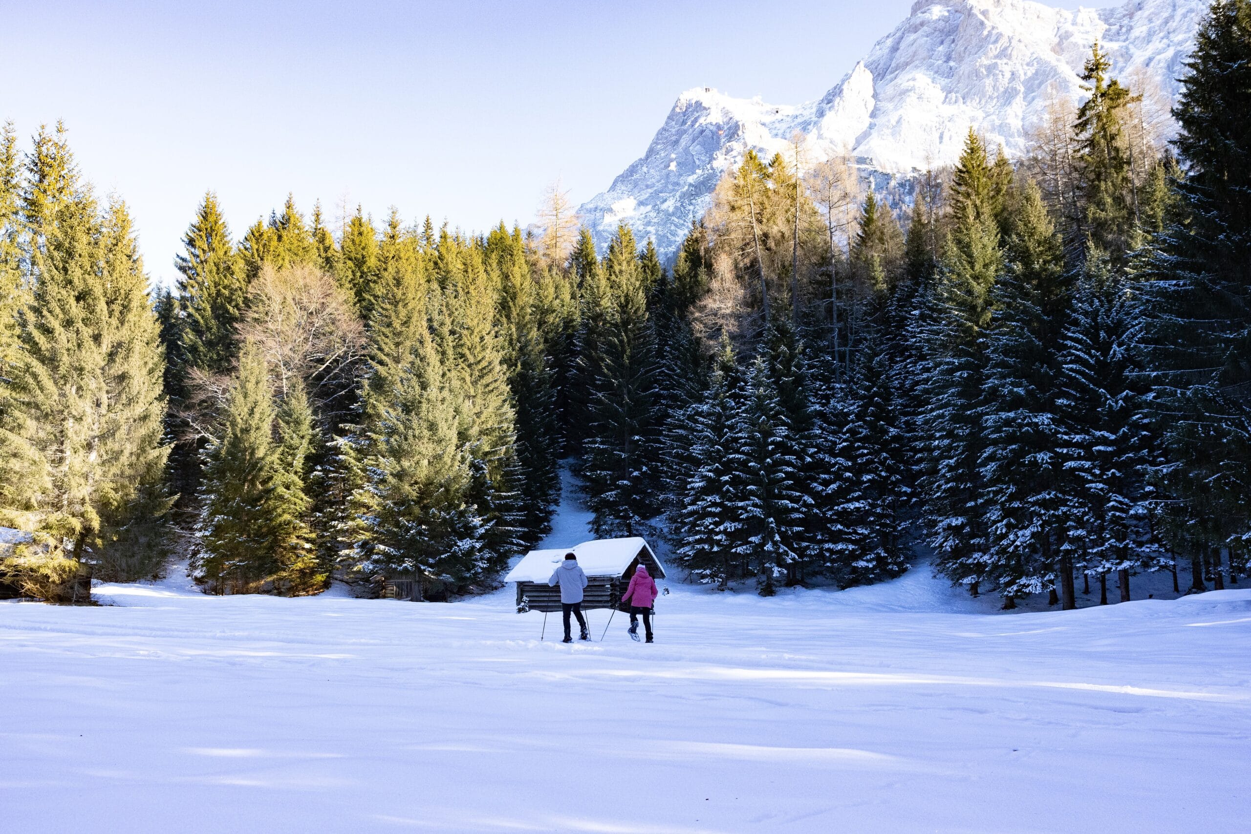 TZA_Schneeschuhwandern2-scaled.jpg
