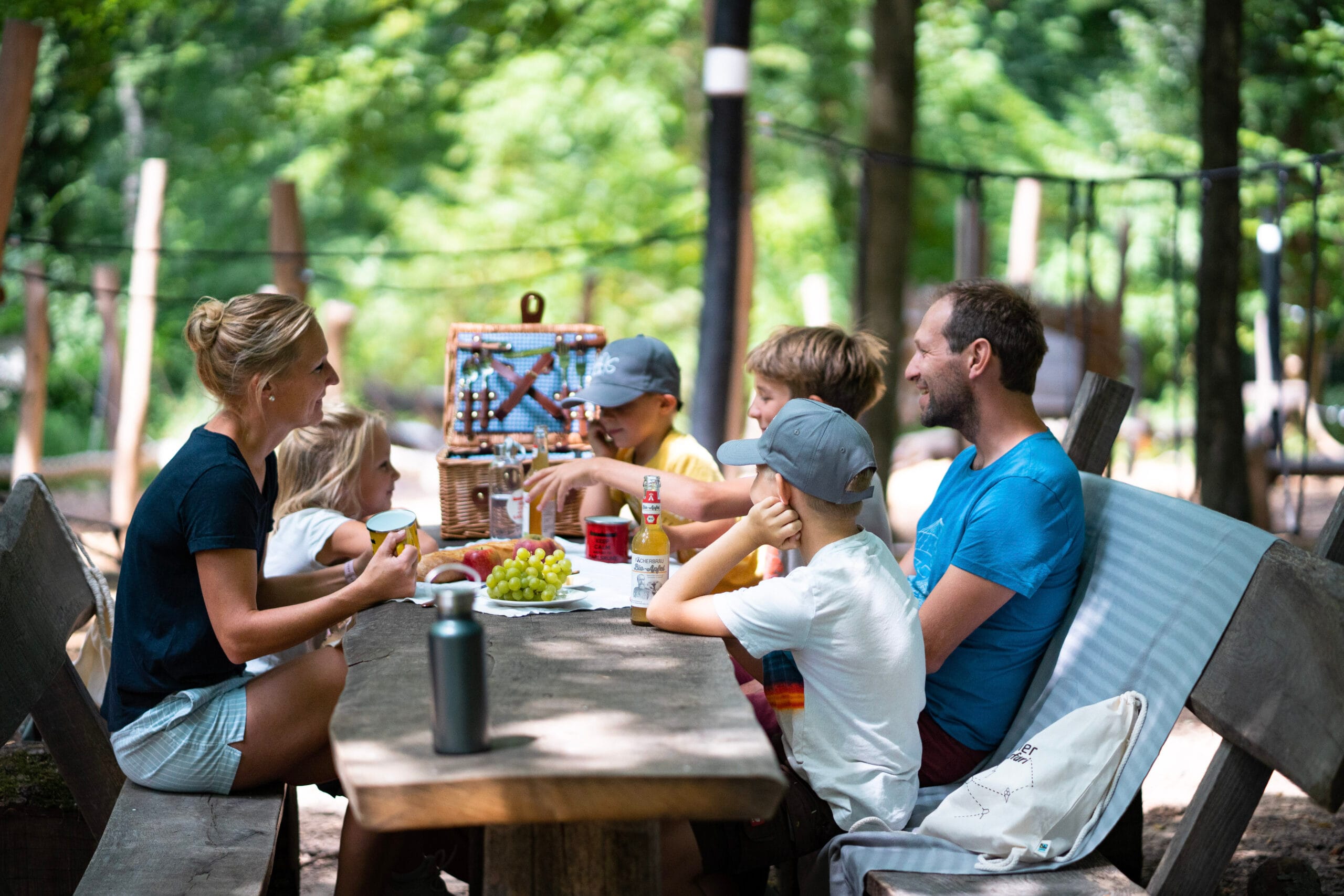 Familie-Natur-©-KTG-Karlsruhe-Tourismus-GmbH_Foto-BFC-scaled.jpg