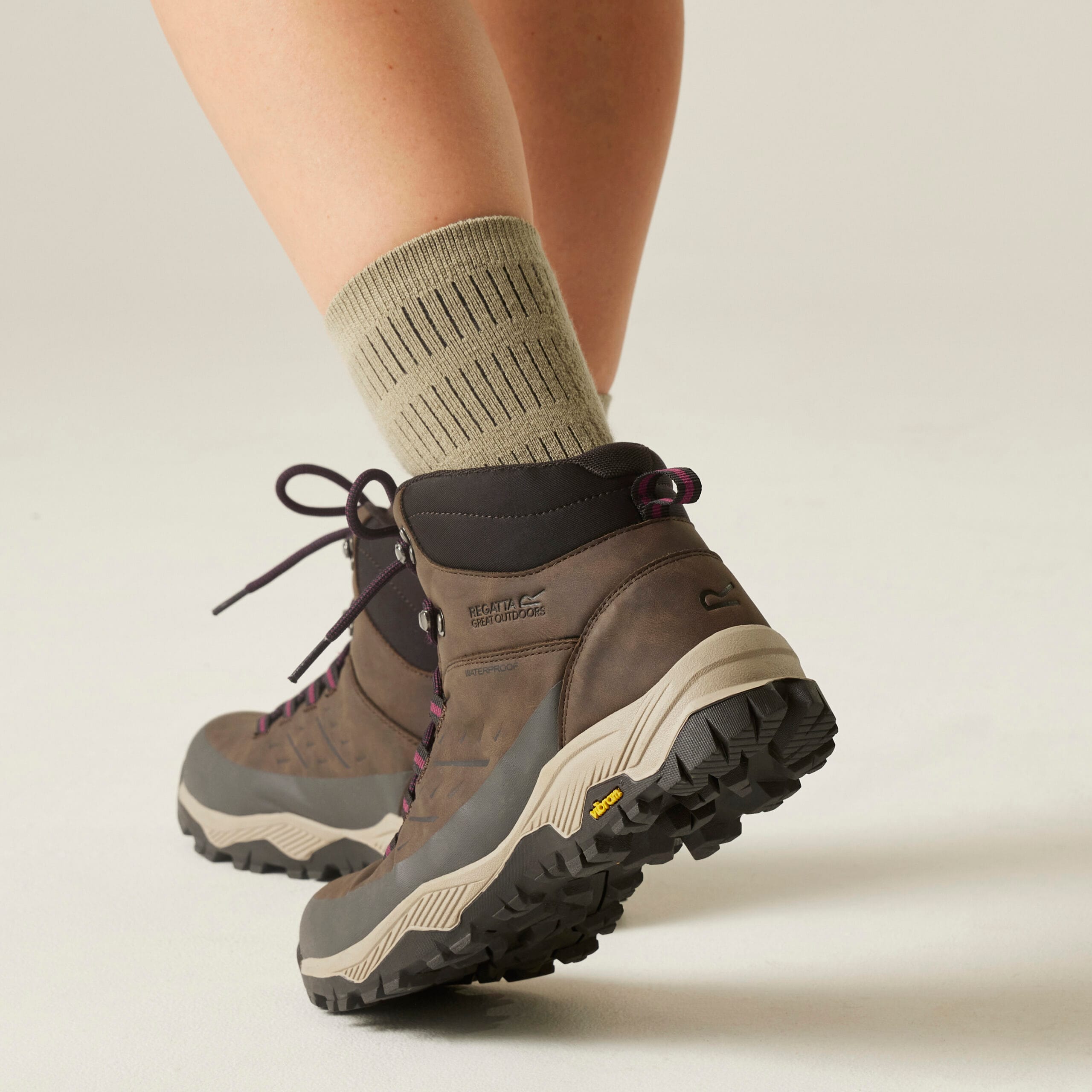 RWF900_1TW_M_2-scaled.jpg